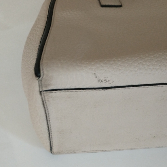 Kate Spade Beige Shoulder Bag with Black Trim - Picture 9 of 13